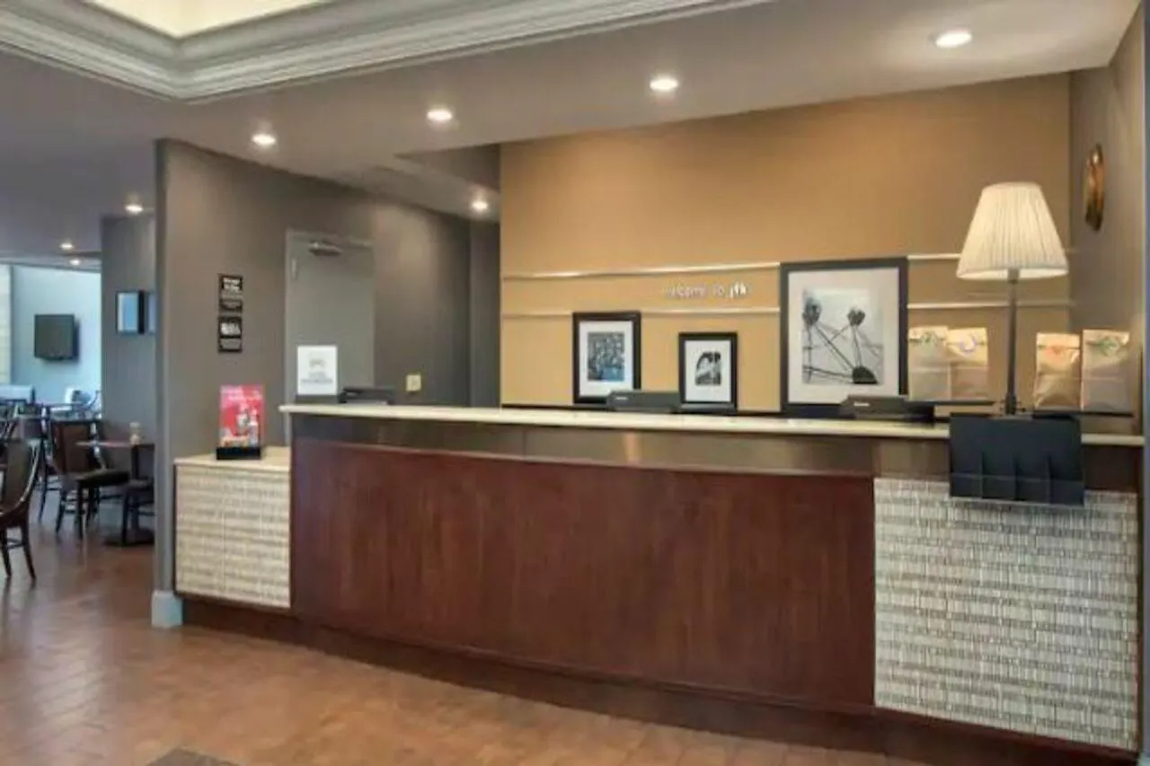 מלון ניו יורק Hampton Inn Ny-Jfk